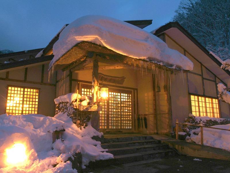 Готель Lamp No Yado Aoni Onsen Hirakawa Екстер'єр фото